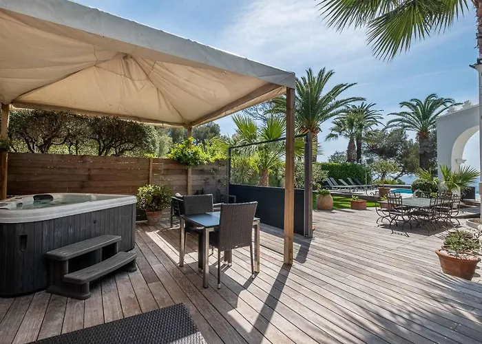 Отель La Mauresque