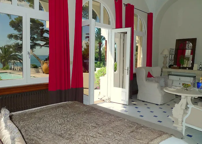 Отель La Mauresque 5*